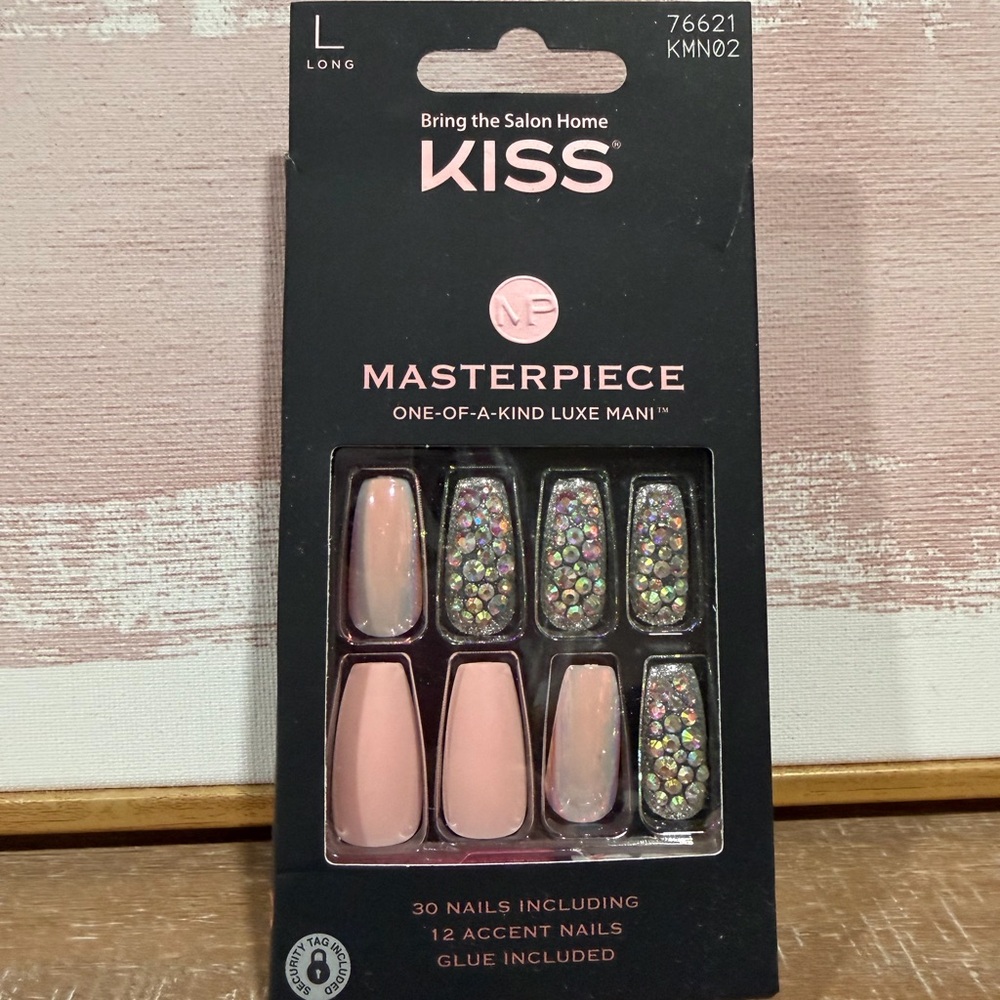 KISS Masterpiece Luxe Mani Press-On Nails size long